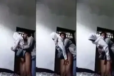 Bokep Lama Pasangan SMA Ngewe Di Kamar Takut Ketahuan Hot