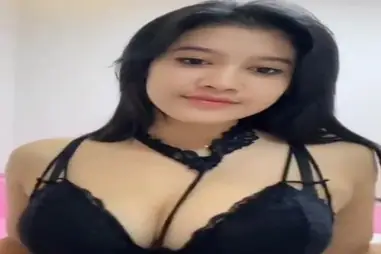 Live Show 17 Cewek Seksi Main Sendiri Ganas Depan Kamera